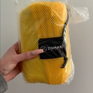 YELLOW SANDLESS MAT